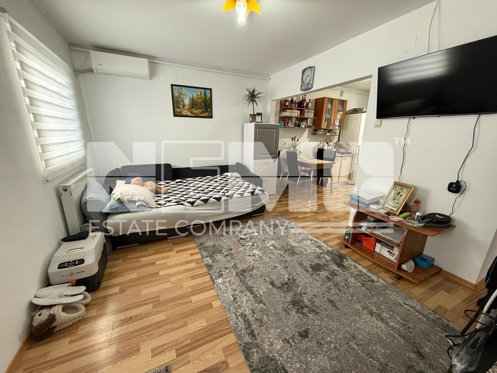 CASA DOTATA CU CENTRALA PROPRIE | CURTE | 5 ARI