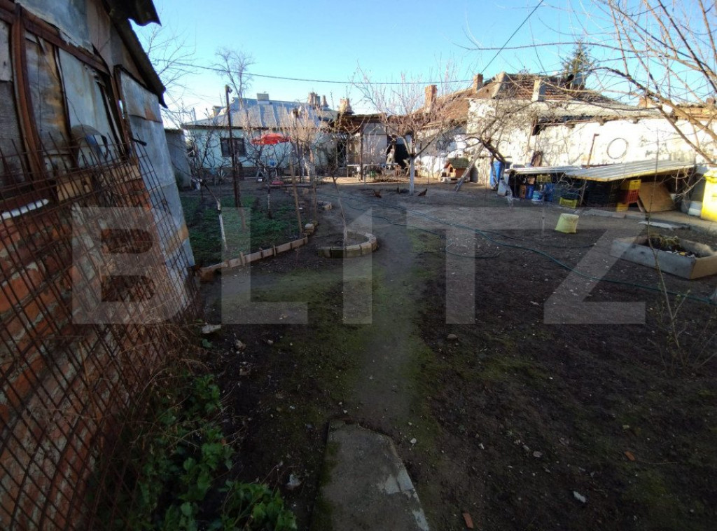 Teren 500 mp cu constructie veche, Catargiu, deschidere 30m