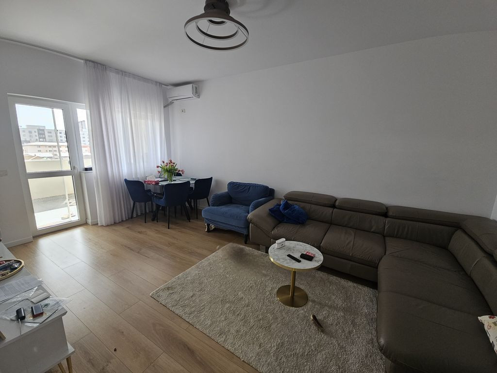 Apartament 2 camere, decomandat Constantin Brancoveanu