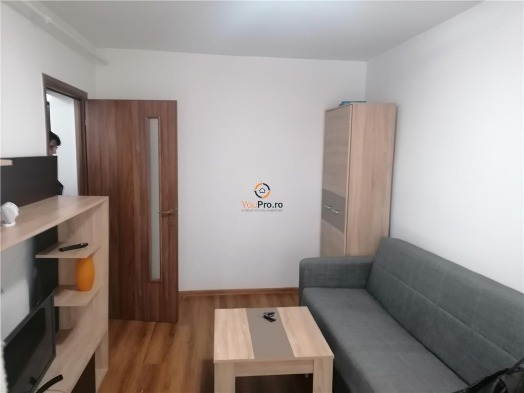 Renovata Etaj 1 cu Balcon si Centrala Proprie