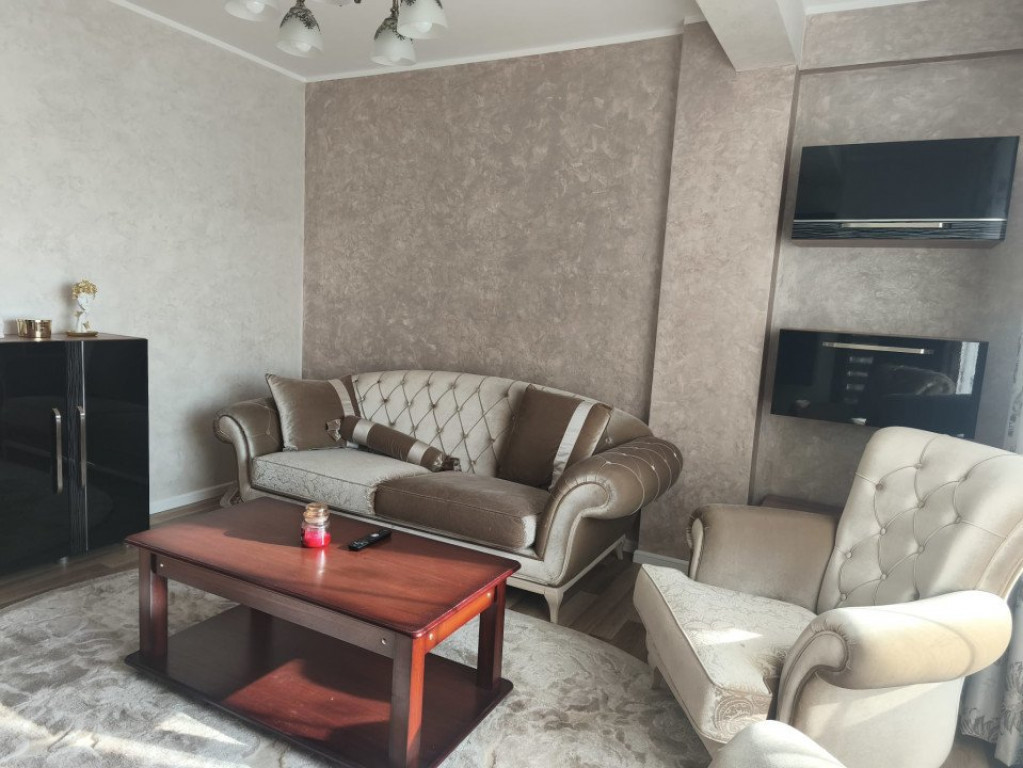 Apartament 2 camere, etaj intermediar, zona Mediterana, Rada