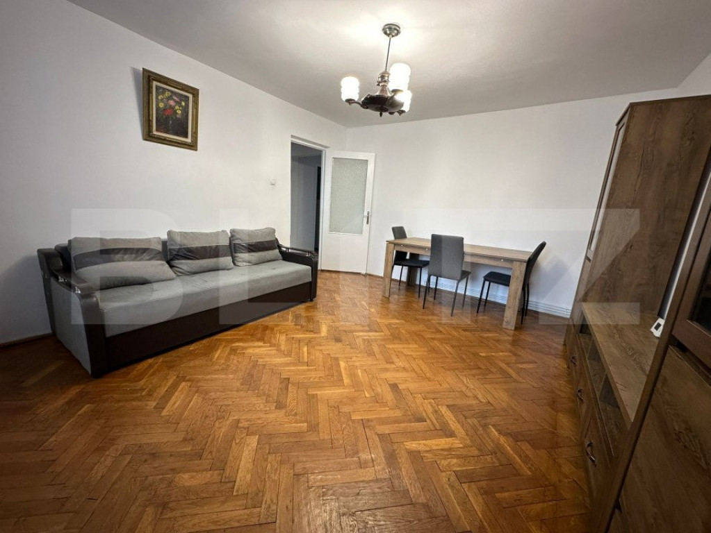 Apartament 3 camere, 66 mp, etaj intermediar, zona Zamca