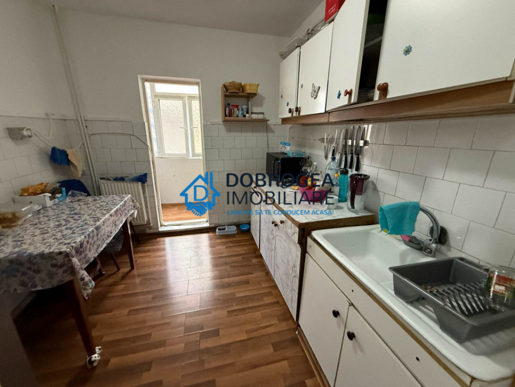 Podgoriilor-Enel, 2 camere, parter, balcon mare, centrala ga