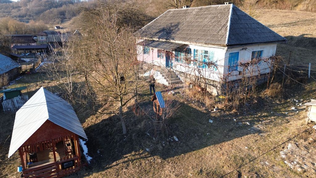 Casa cu teren de vânzare Tara Lăpușului