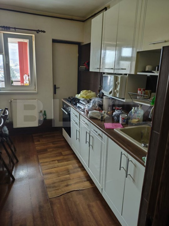 Apartament 4 camere, 2 băi, 2 balcoane, 92 mp, loc de parca