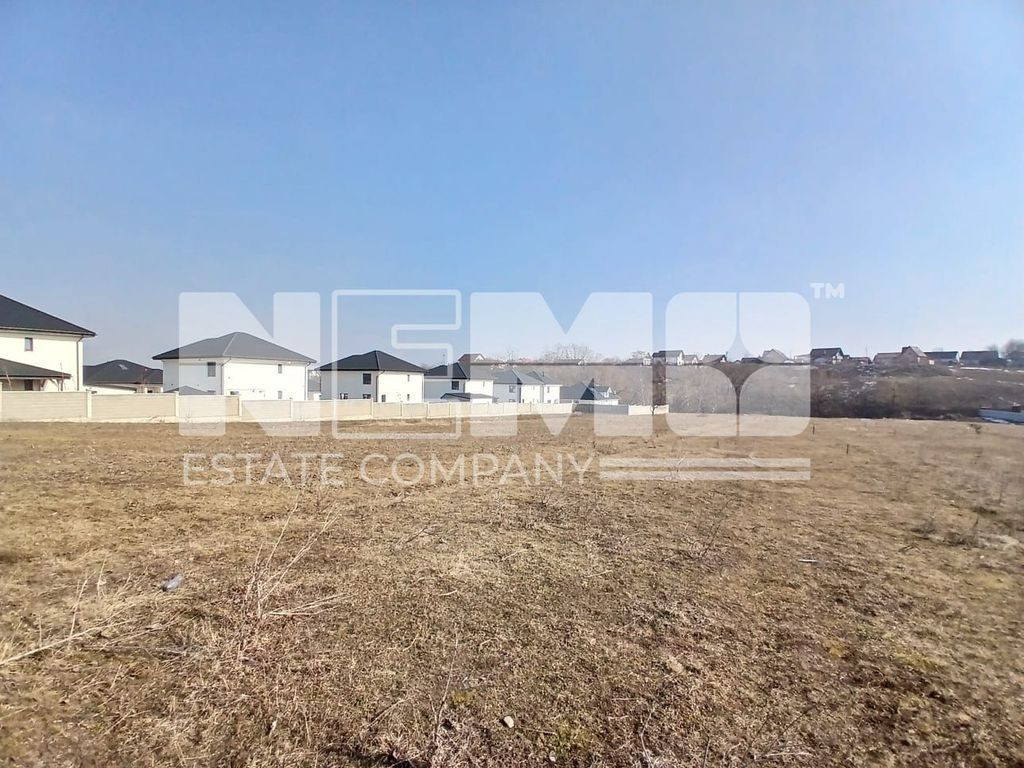 Parcele de Teren intravilan I Ipotești, Lisaura I Preț:...