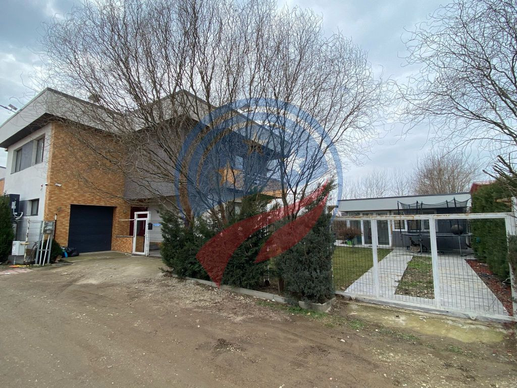 VILA DEOSEBITA ZONA AEROPORT 600 MP TEREN