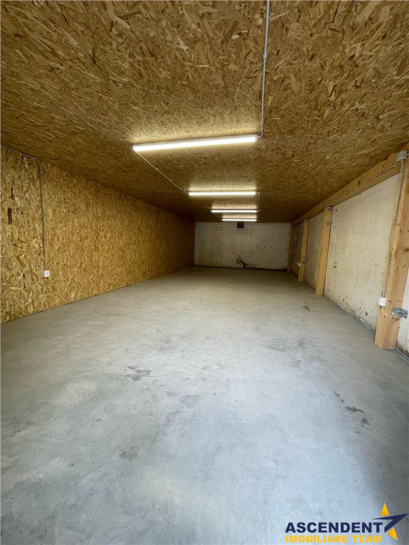 Spatiu industrial, zona semicentrala.