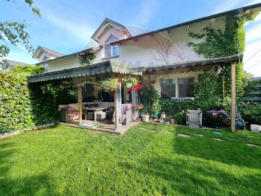 Casă / Vilă cu 4 camere de vanzare in sector 5 în zona...