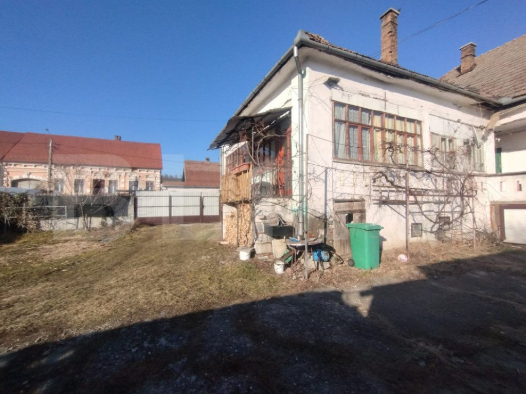 Casa renovabila, 120 mp utili ,teren 300 mp intravilan,zona