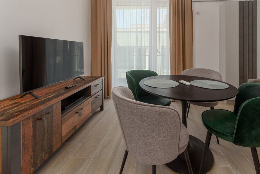 Garsoniera situata in zona Mamaia Nord, primul bloc de la pr