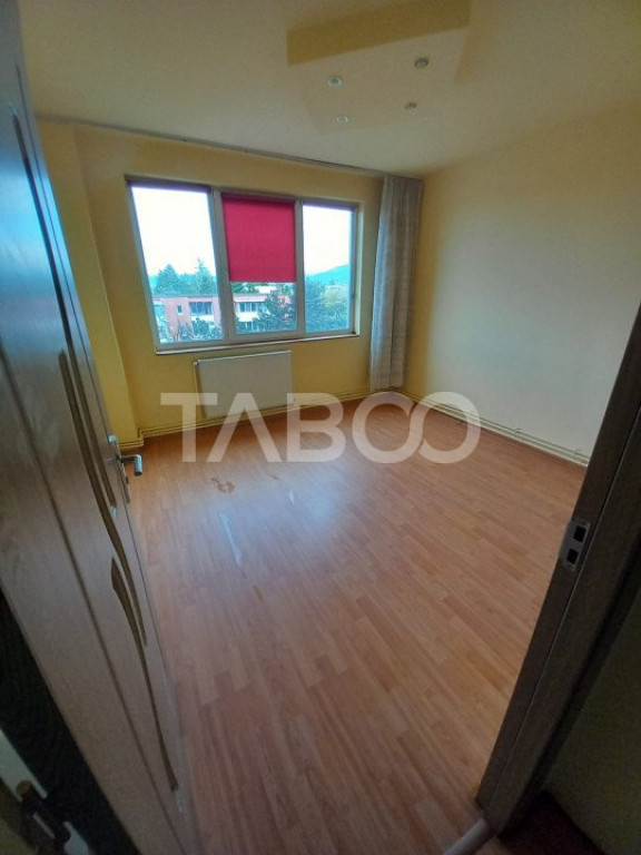 Apartament 2 camere etaj intermediar de vanzare zona Astra i