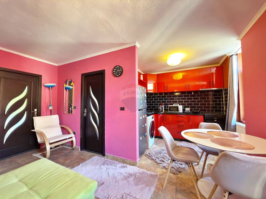 Apartament cu 3 camere de vânzare în zona ultracentral?...