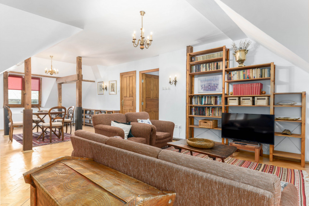 Mansarda in vila, 123 mp zona Titulescu - Grivitei