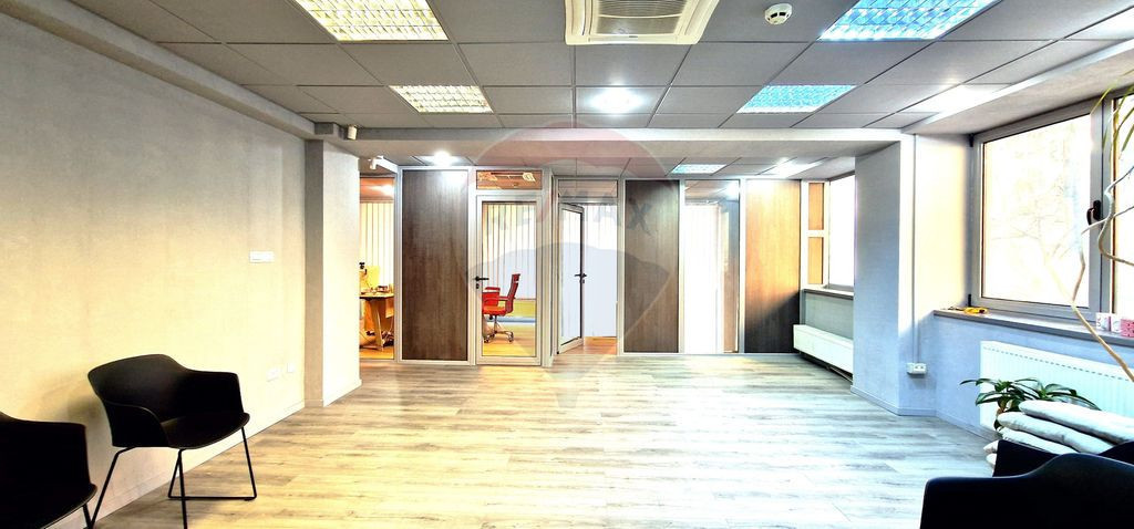 Birouri de închiriat în clădire de birouri, Brașov, C...