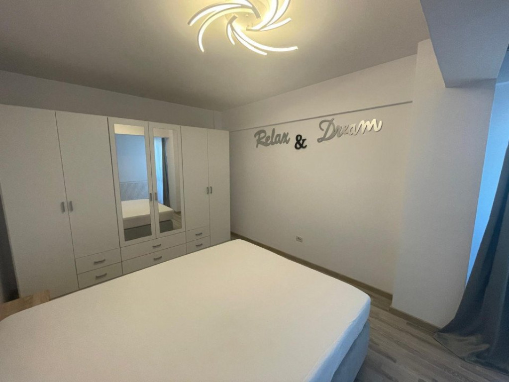 APARTAMENT 2 CAMERE, MOBILAT SI UTILAT, PRIMA CHIRIE, TOTUL
