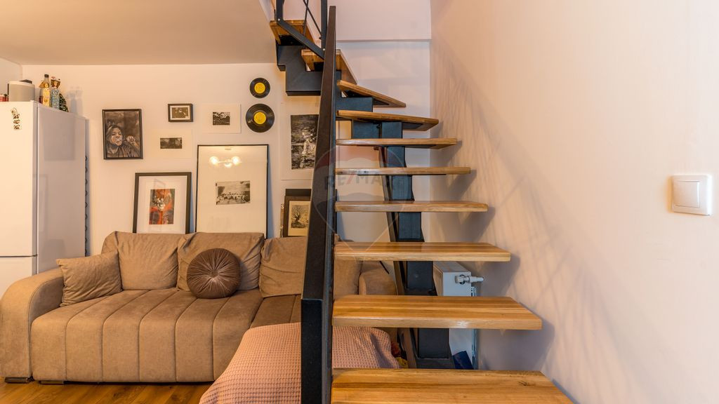 Apartament cu 2 camere la curte de vanzare in zona Gara s...