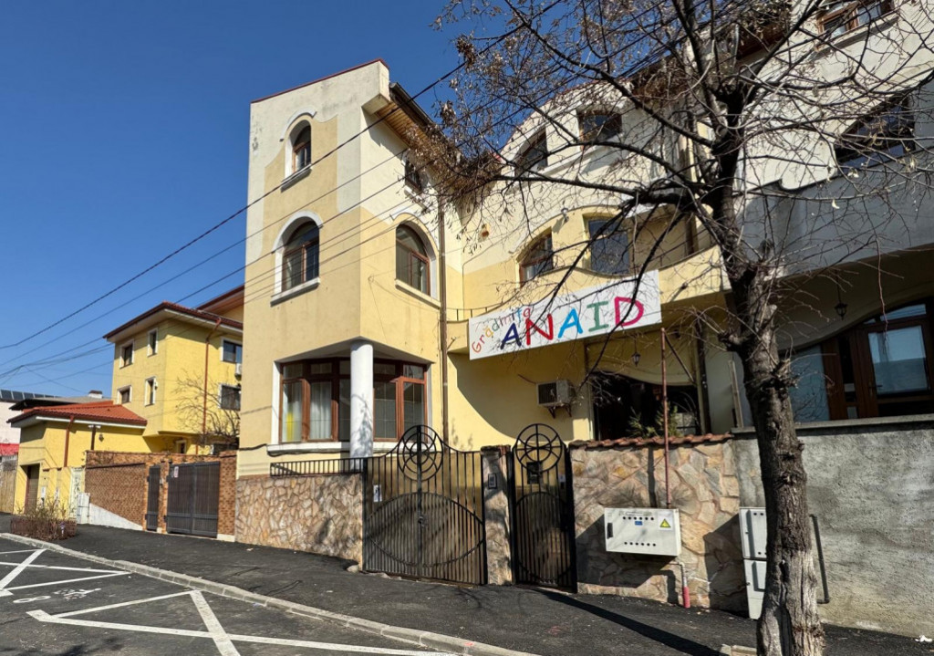 Vila cocheta Parcul Carol pretabila comercial, grădinița,