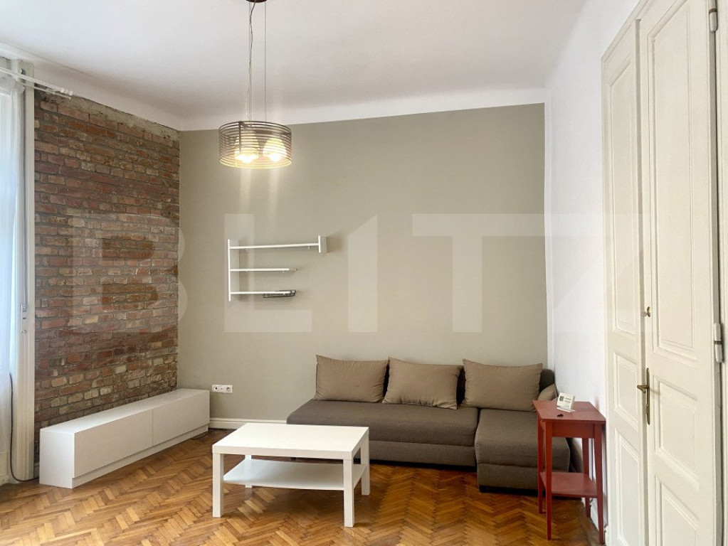 Casa de 3 camere, 80 m, curte 70 mp, parcare, zona UMF/Centr