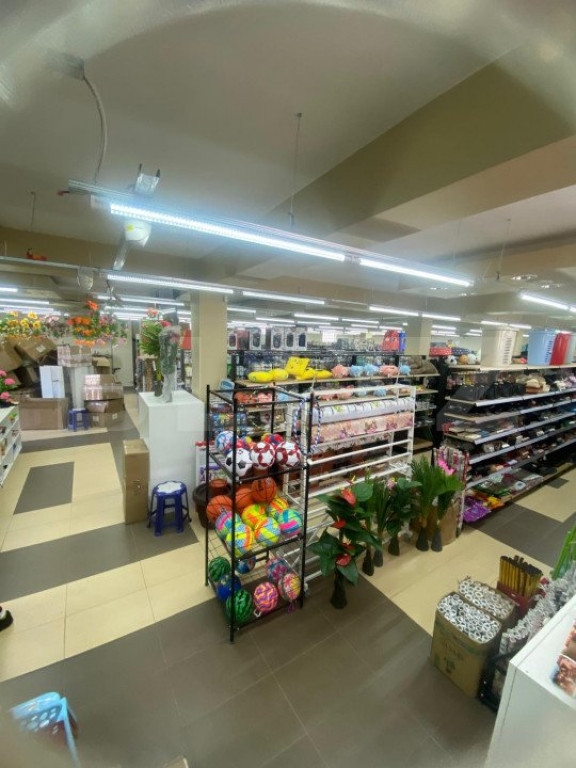 Spatiu de inchiriat 740 mp P+M