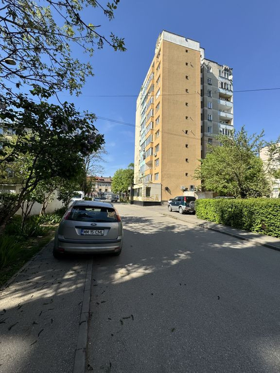 Apartament de inchiriat 3 camere -Decomandate/Zona Centrala