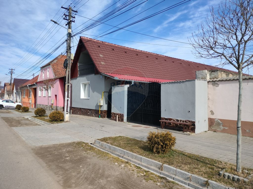 Casă cu 7 camere spațioase ideala pentru două familii