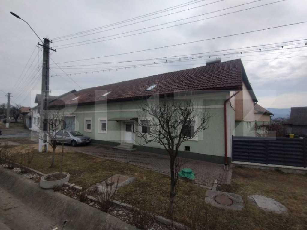 Casa 4 camere,200mp,teren 3000 mp,zona Livezile