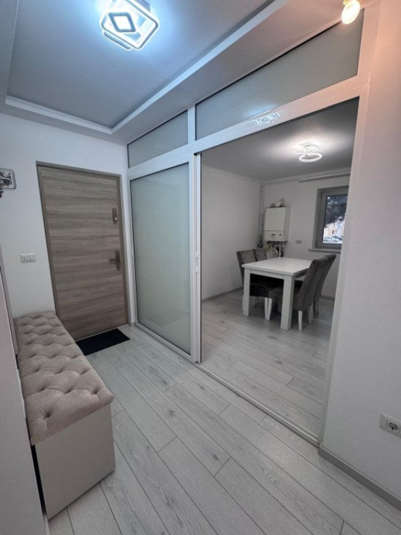 Apartament 3 camere, etj 1, recent renovat, garaj inclus,