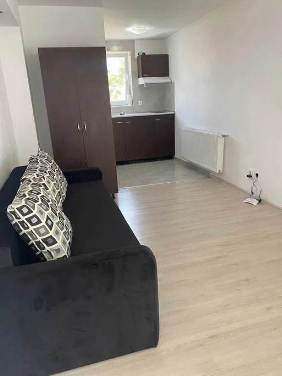 Garsoniera / Titan Auchan