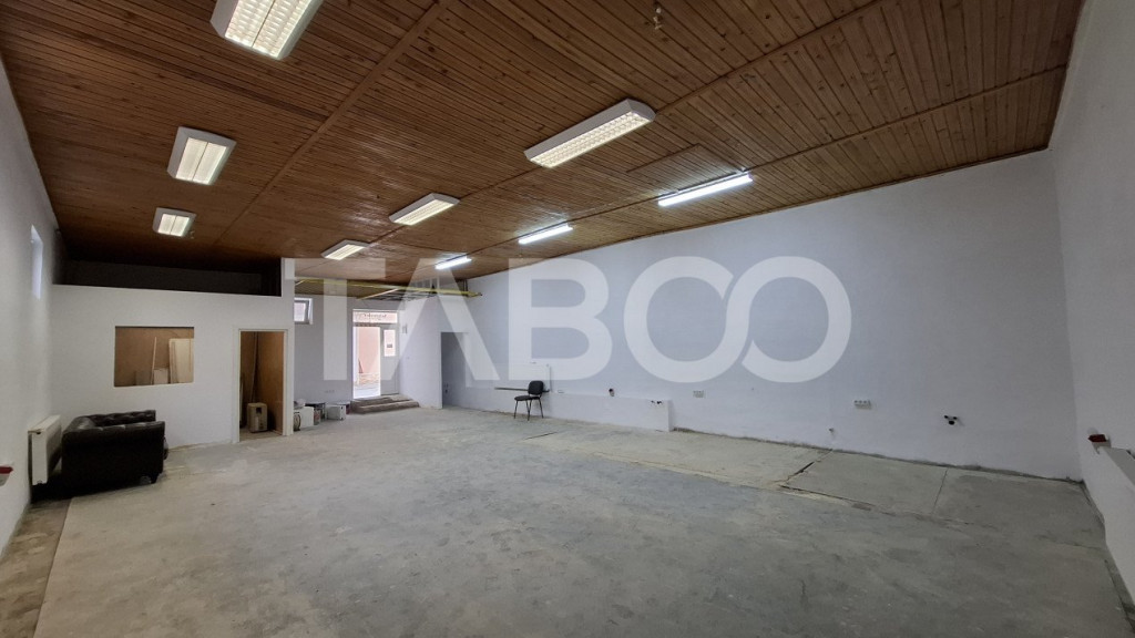 Spatiu comercial de vanzare 98 mpu si curte 160 mp Orasul d