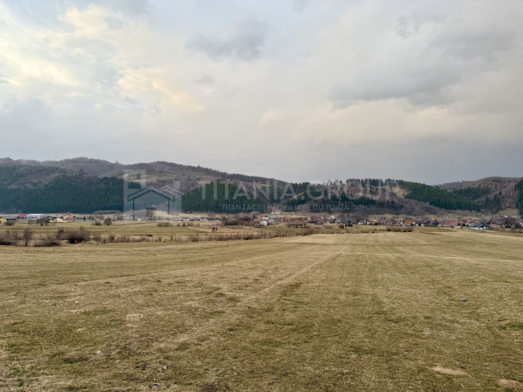 Teren intravilan, 2548 mp, cu priveliște superbă - Zăr...