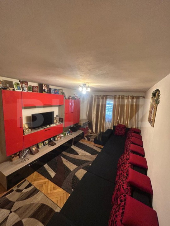 Apartament cu 2 camere, 55 mp, decomandat, zona Traian