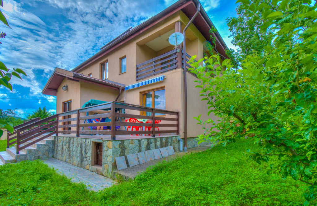 Casa Vila Breaza Cartier Nistoresti Valea Prahovei 110km de