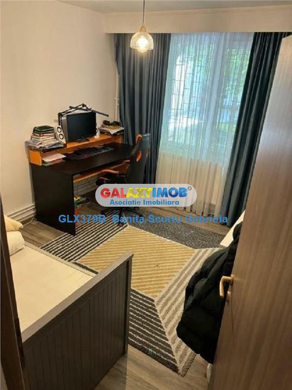 Apartament 4 camere ,P din 8 ,Lux, zona 1 DEC 1918