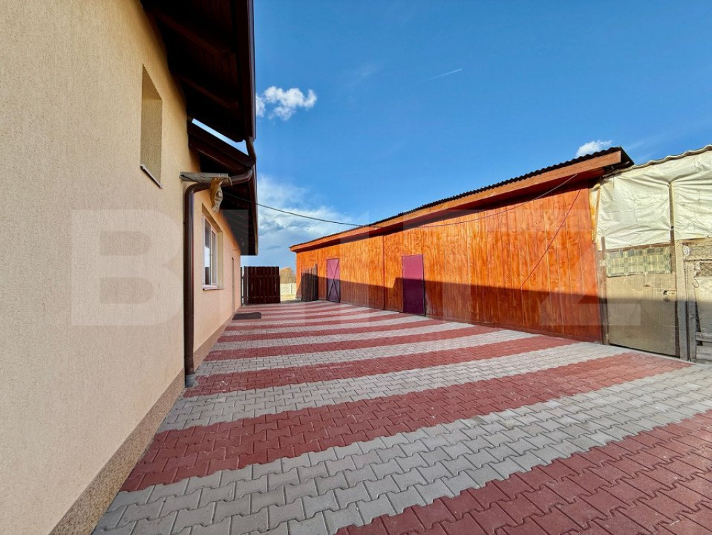 Casă deosebită, 4 camere, 180 mp. teren 700 mp, - zona Mi