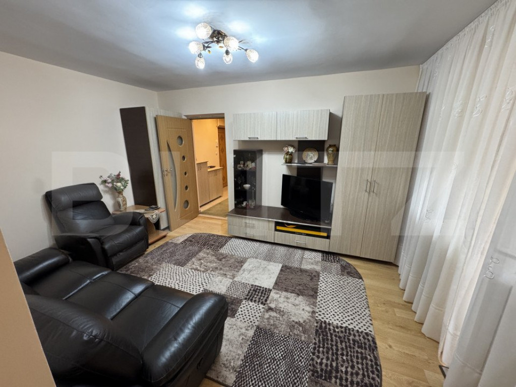 Apartament 3 camere , 46mp, Etaj 1 , Centru - Cugir