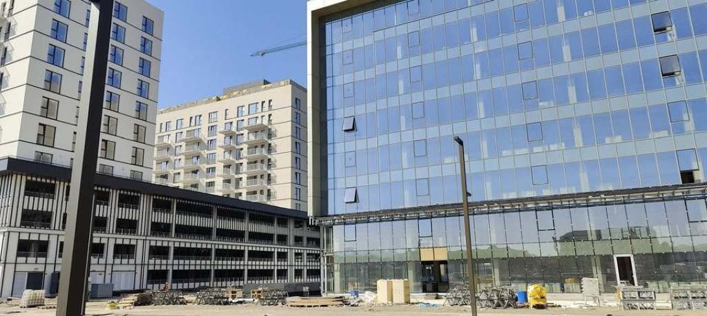 Ap. 2 cam Silk District, etaj intermediar, loc de parcare + boxă