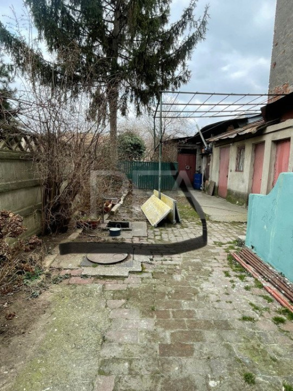 Casa +Curte Pozitie Excelenta Timpuri Noi