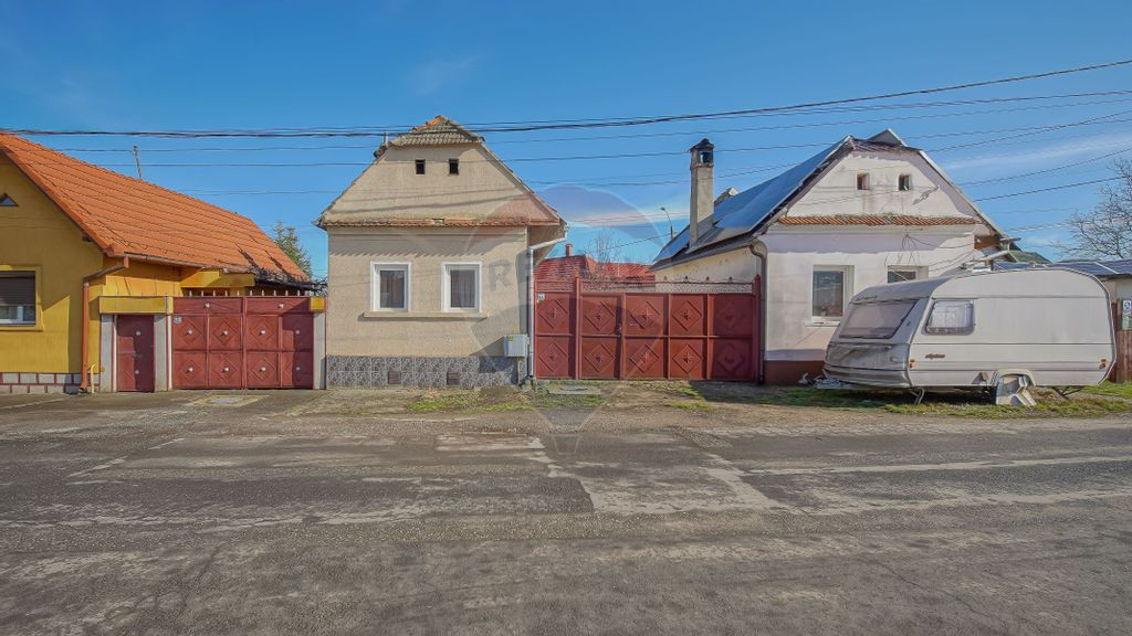 COMISION 0%! Casă cu Potențial de Renovare într-o Zon?...