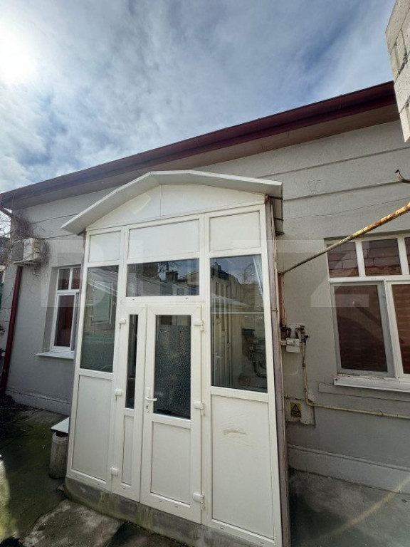 Casa cu 3 camere, 60 mp, mansarda, zona Unirii