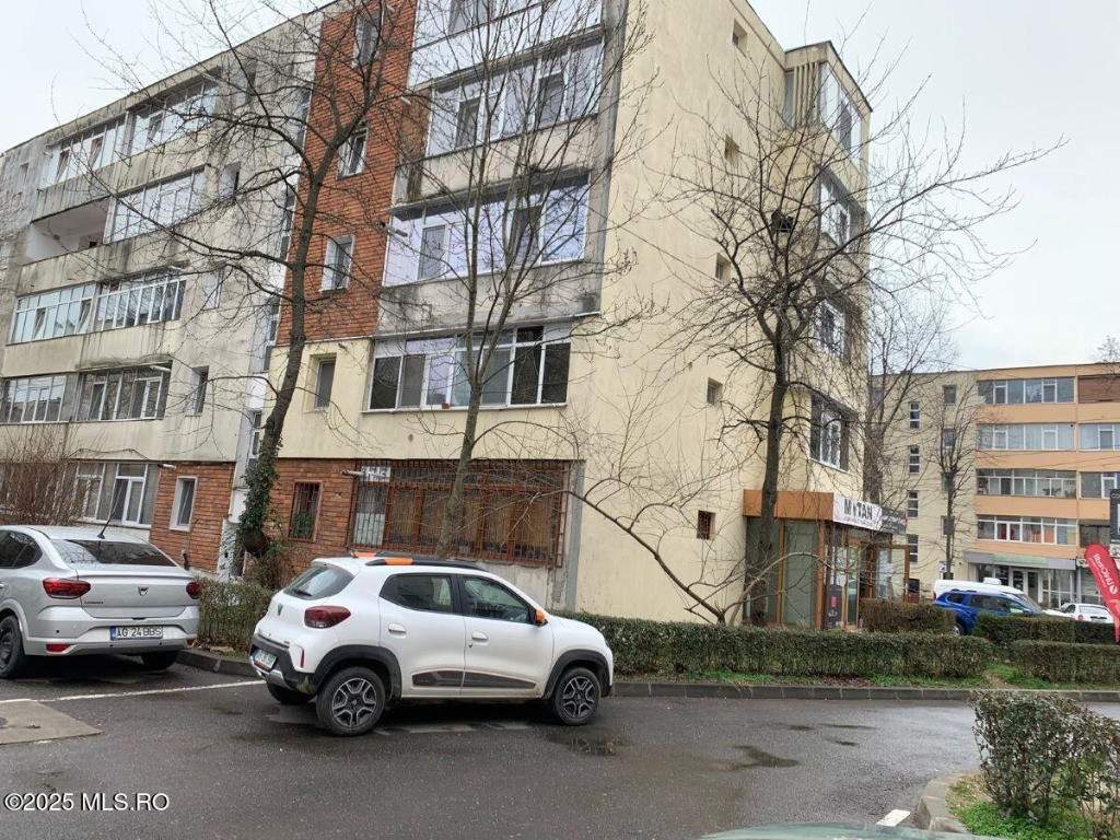 Trivale Complex 1 - Garsoniera 27.9 mp, parter in bloc cu 4 etaje!