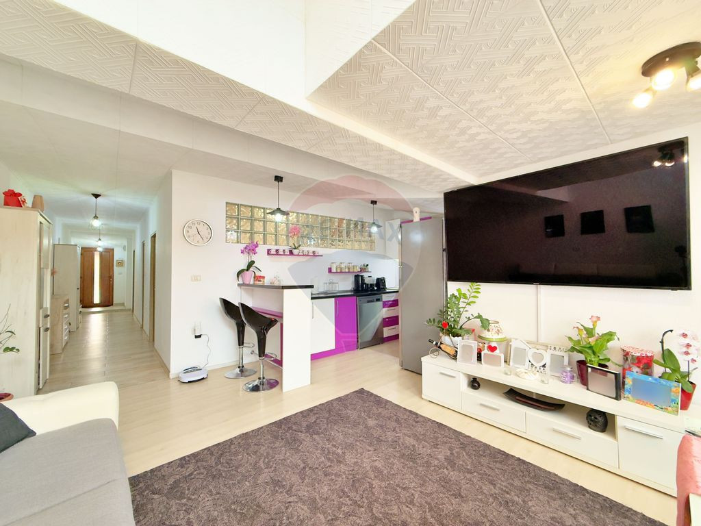 Casă cu 3 camere de vânzare în Cartierul Verde, Arad