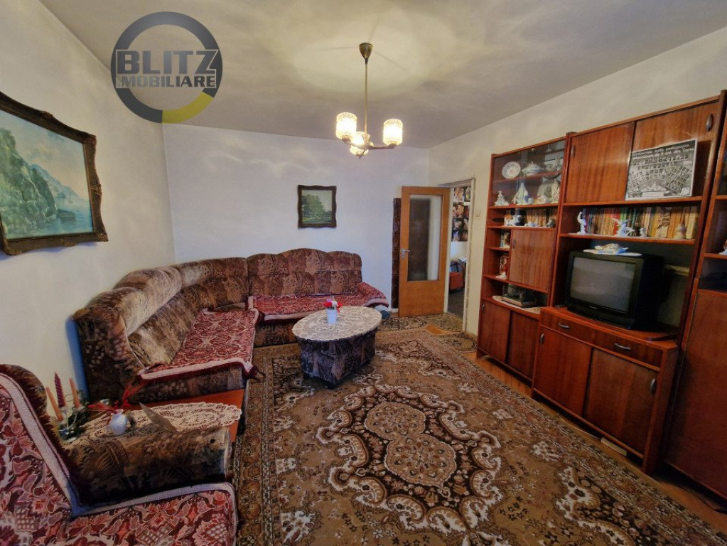 Apartament de vanzare 3 camere, 85 mp, zana-Albina