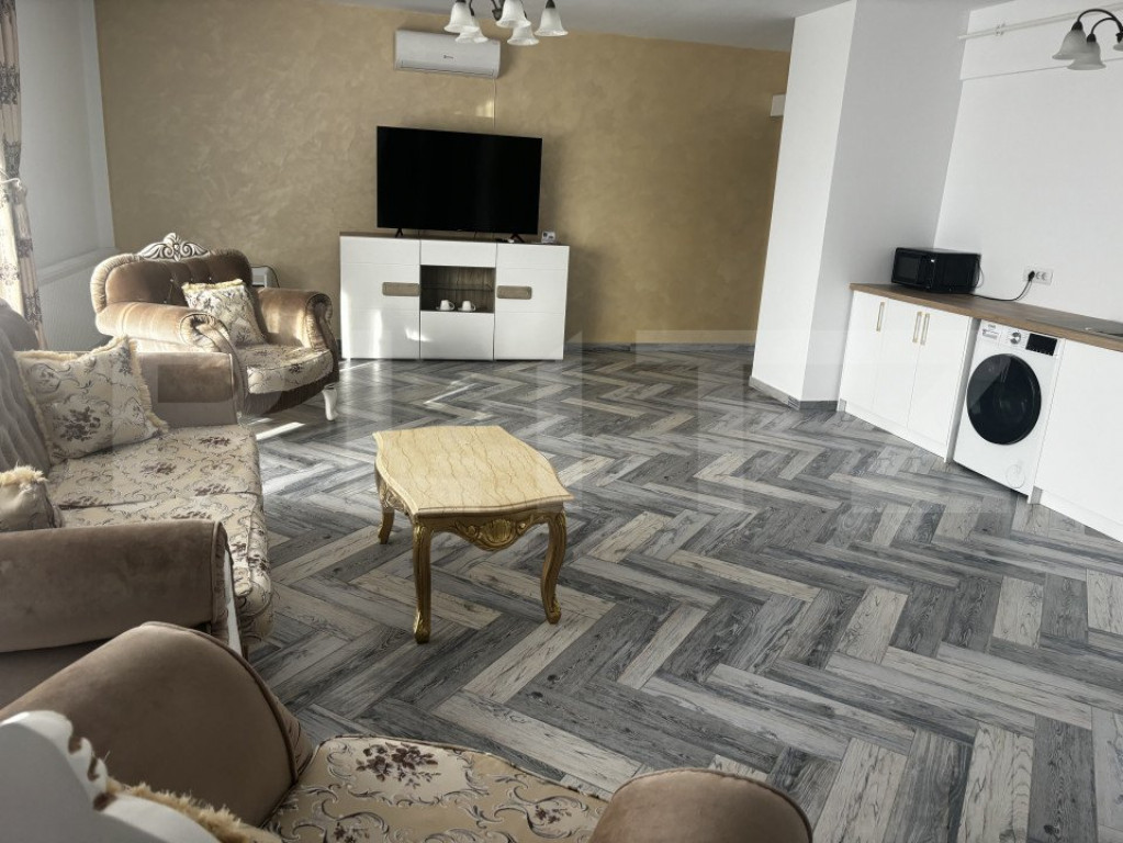 Inchiriere apartament cu 2 camere, 74 mp, zona Piata de Vech