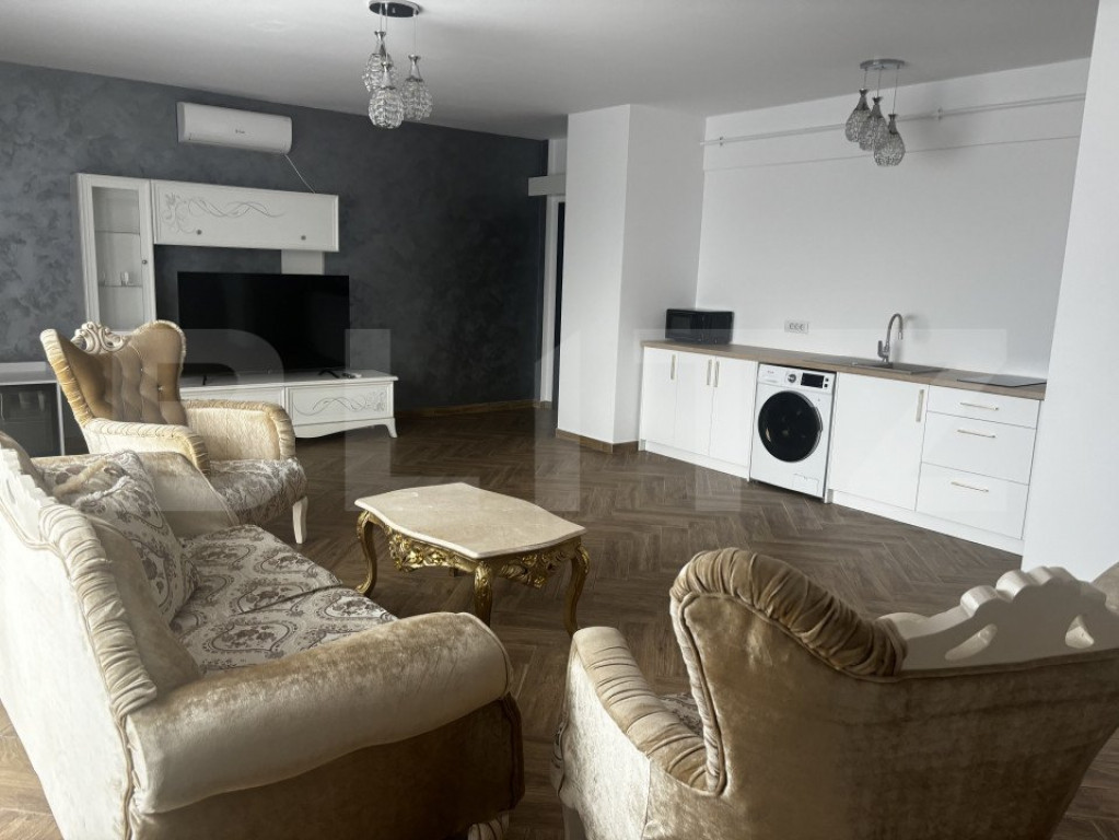 Inchiriere apartament cu 2 camere, 74 mp, zona Piata de Vech