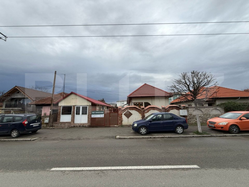Casa de vanzare, cu 3 camere, 90 mp + teren de 1150 mp, zona
