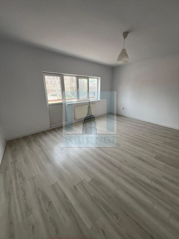 Spatiu comercial cu 4 camere - zona Bartolomeu