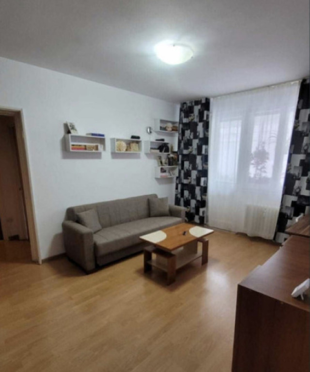 2 camere semidecomandat, 2/4, Apusului, Str. Floarea Roșie