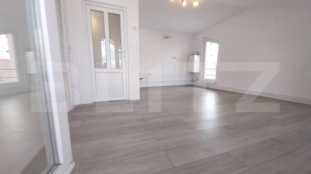 Spațiu de închiriat în zona Cetate - Piata, 15 mp