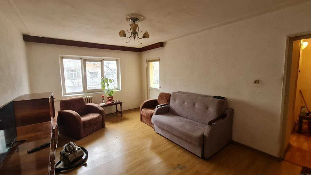 APARTAMENT 2 CAMERE, DECOMANDAT, BLOC 1982, FARA RISC, ETAJ